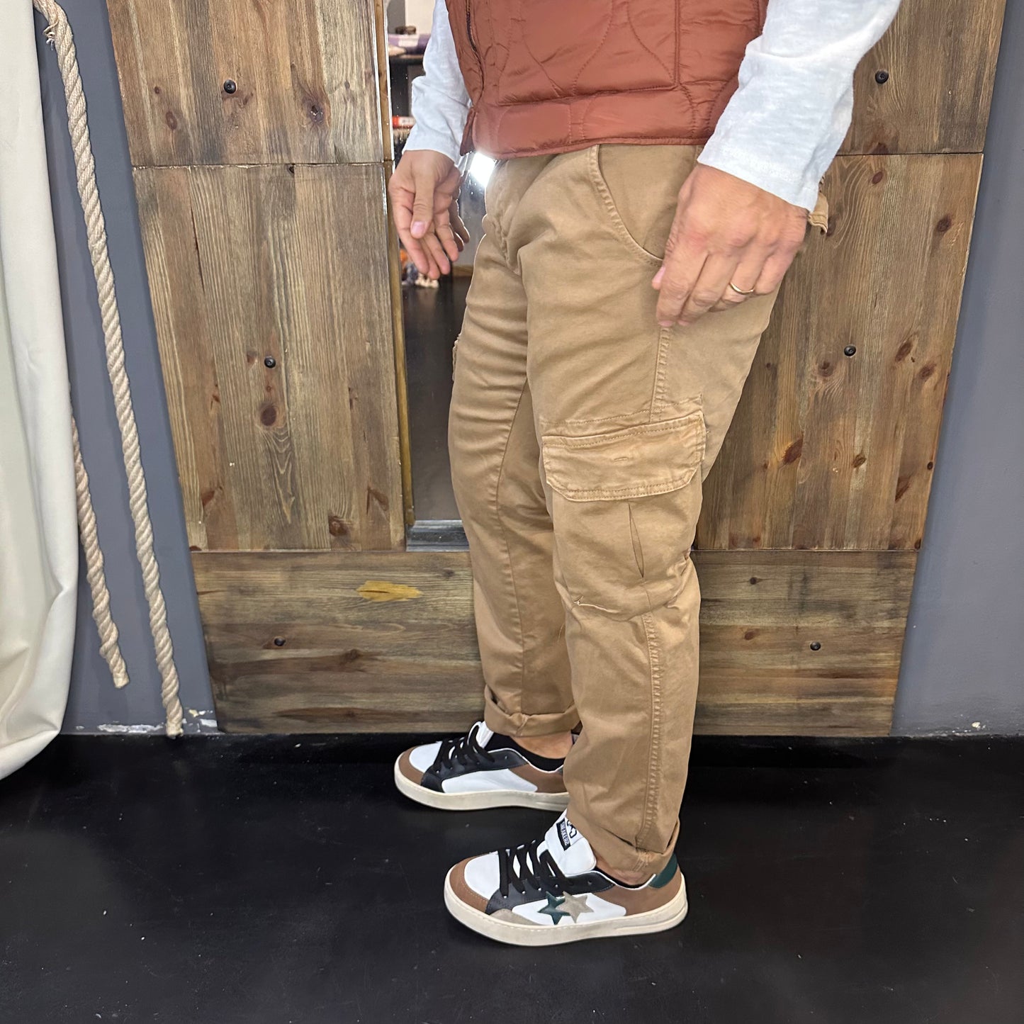 Panta cargo cammello