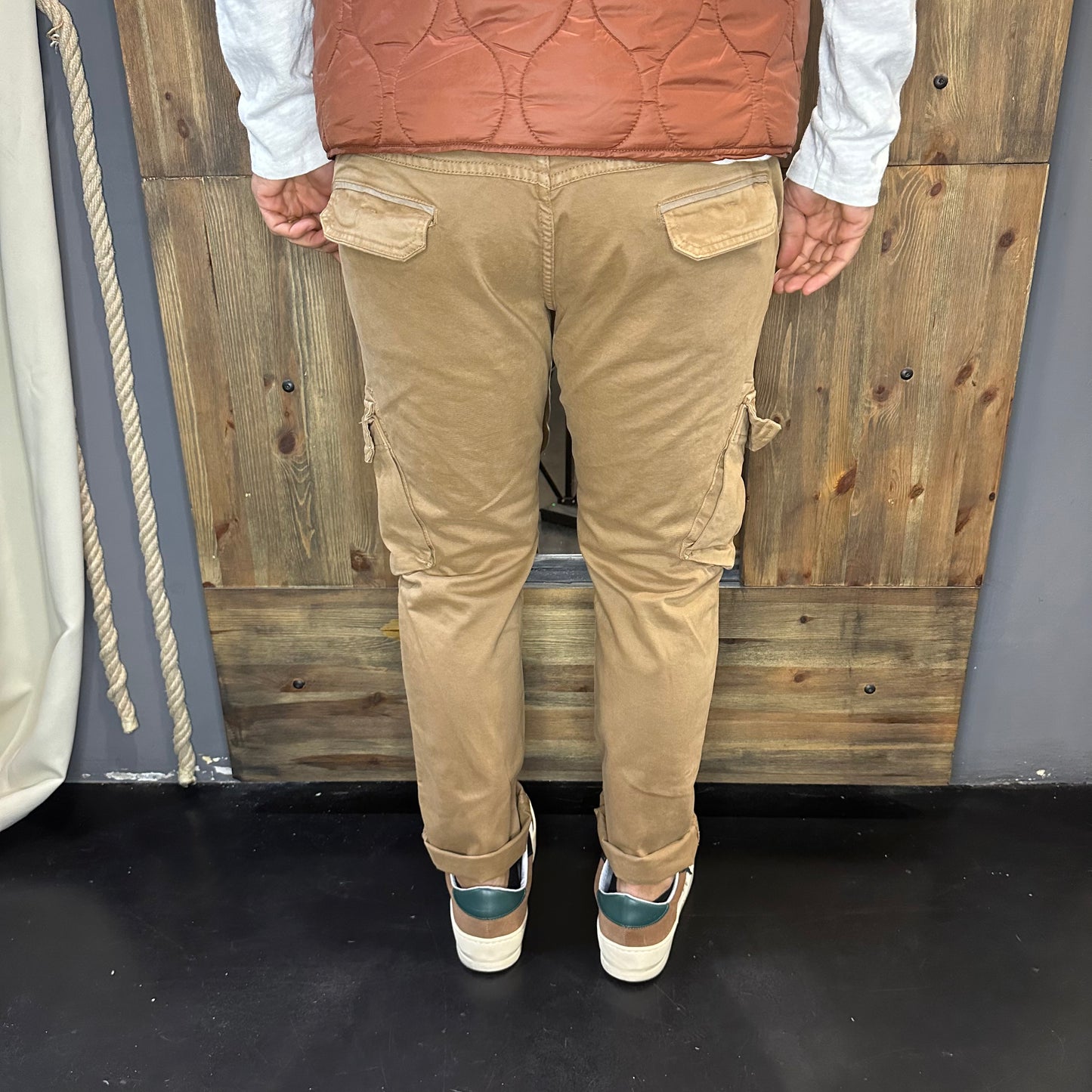 Panta cargo cammello