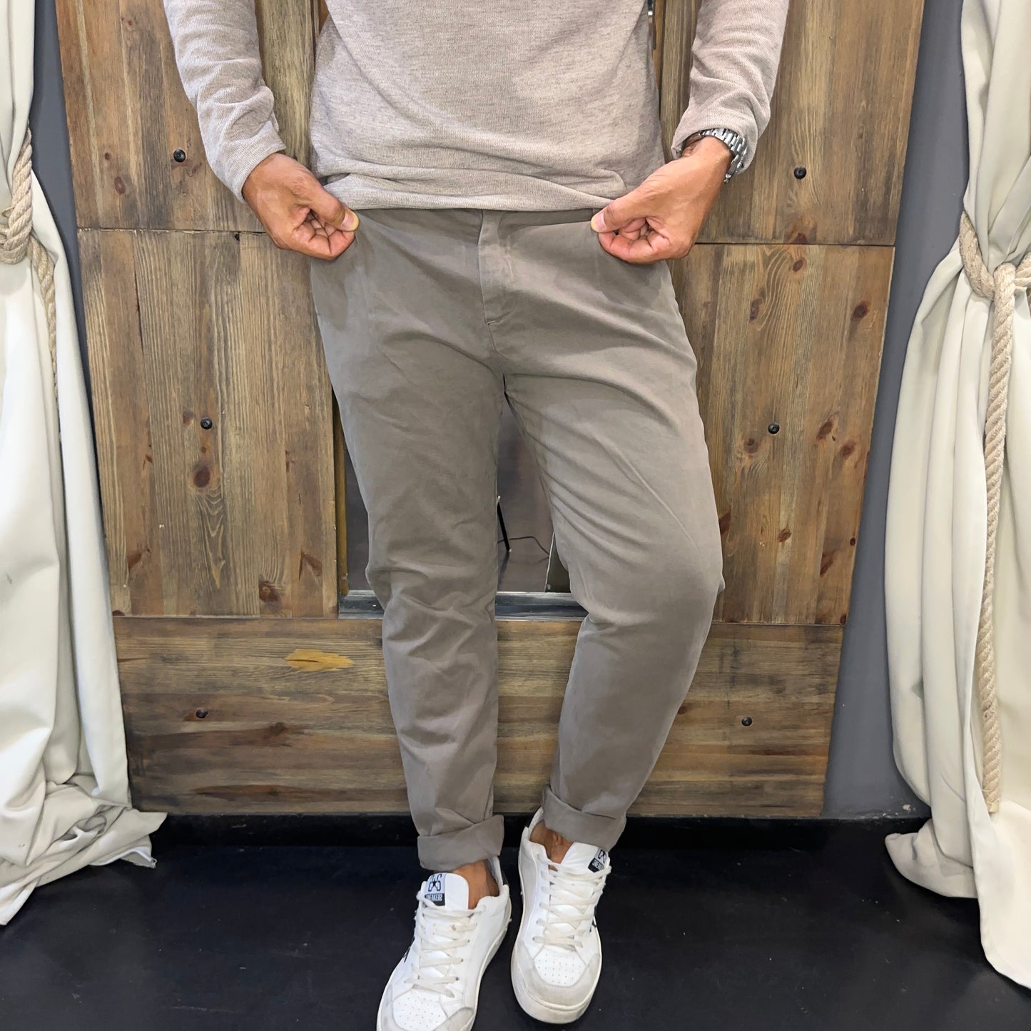 Chinos malaga tortora