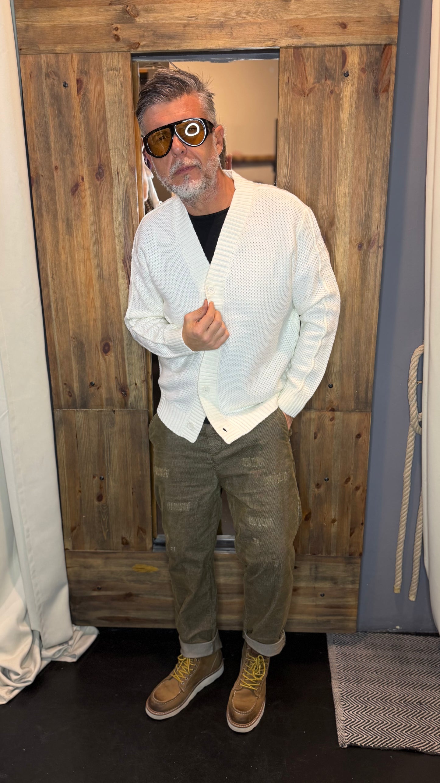 Cardigan over Galerie panna