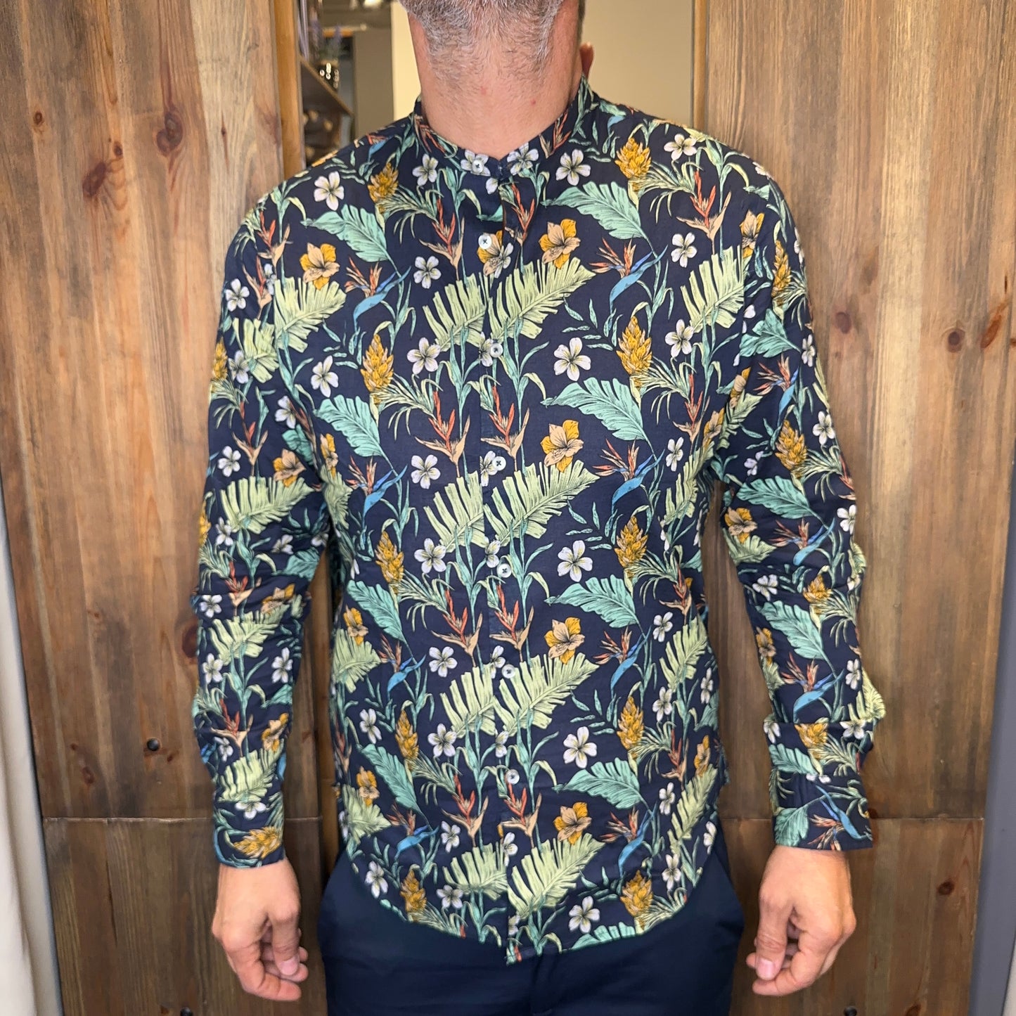 Camicia coreana guy