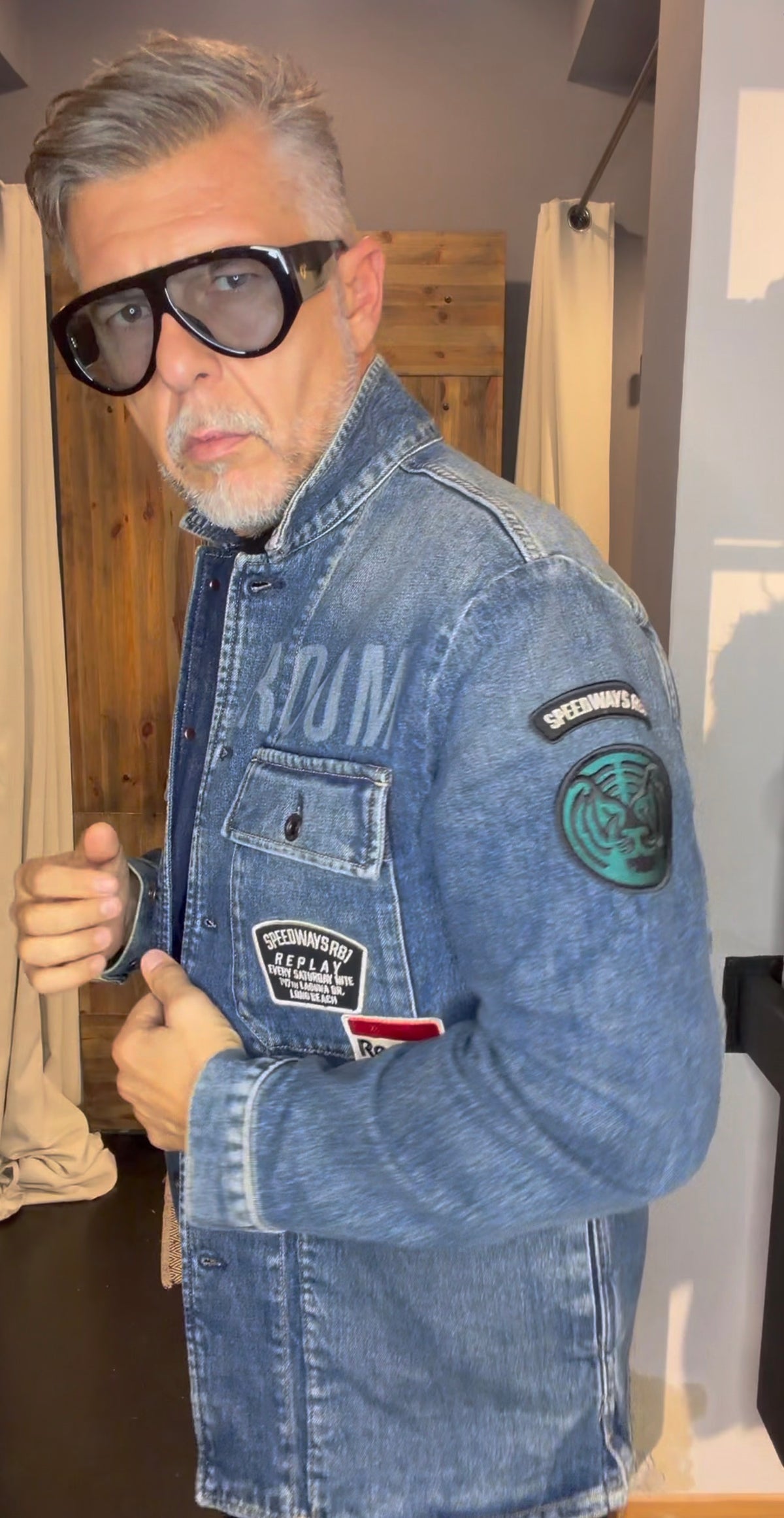Giacca denim con patch replay