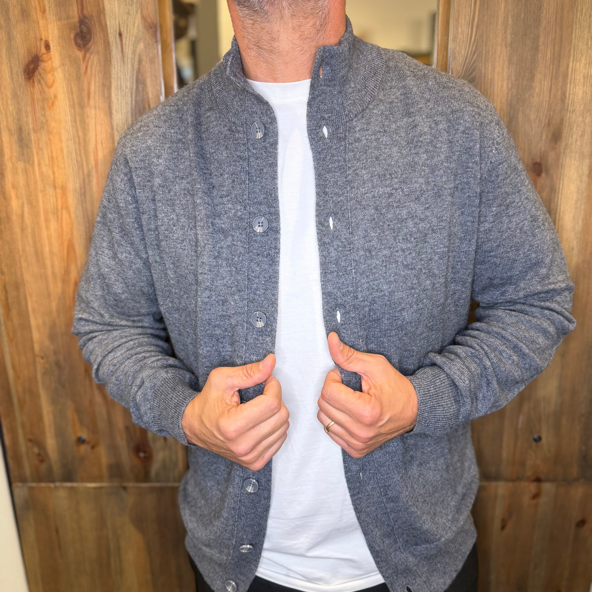 Cardigan Uomo Galerie in Misto Lana con Collo Alto e Bottoni – Grigio Melange