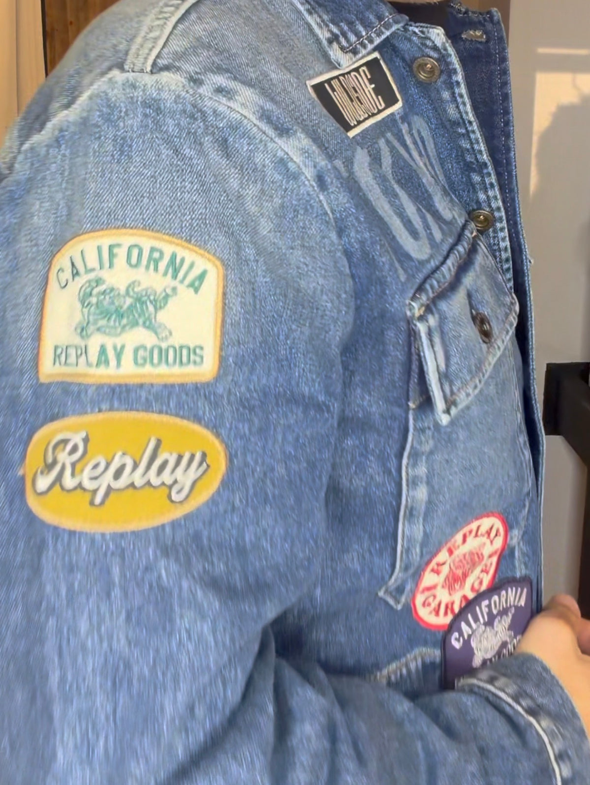 Giacca denim con patch replay