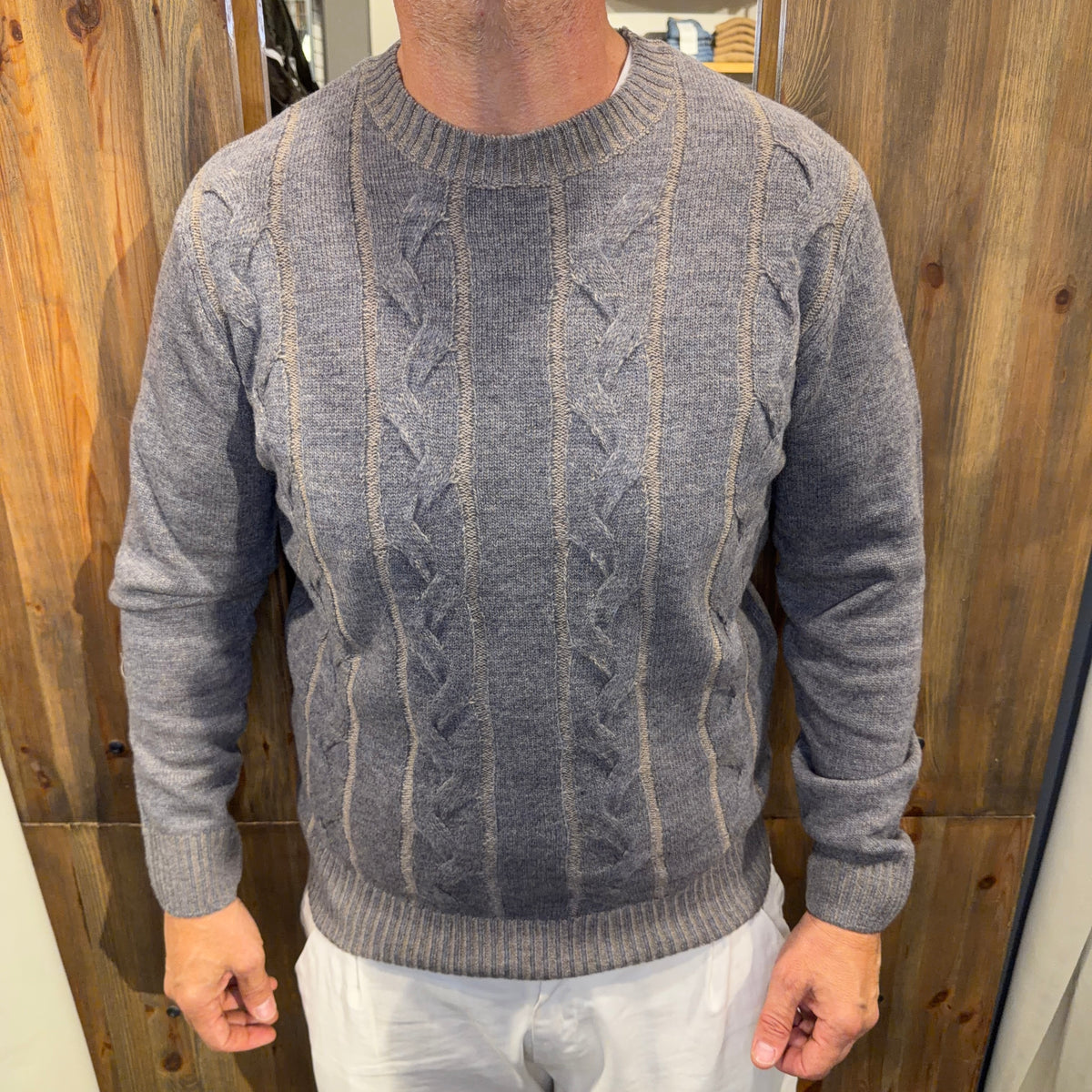 Maglia trecce en avance grigia