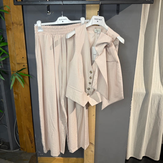 Completo Susy mix gilet con fiocco