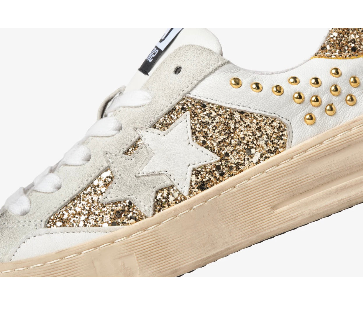 SNEAKER ENJOY STAR IN PELLE BIANCA CON DETTAGLI IN GLITTER DORATO, BORCHIETTE ED EFFETTO "USED"