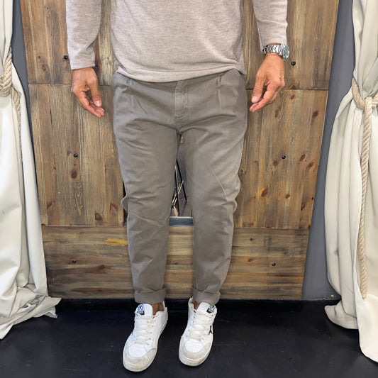 Chinos malaga tortora