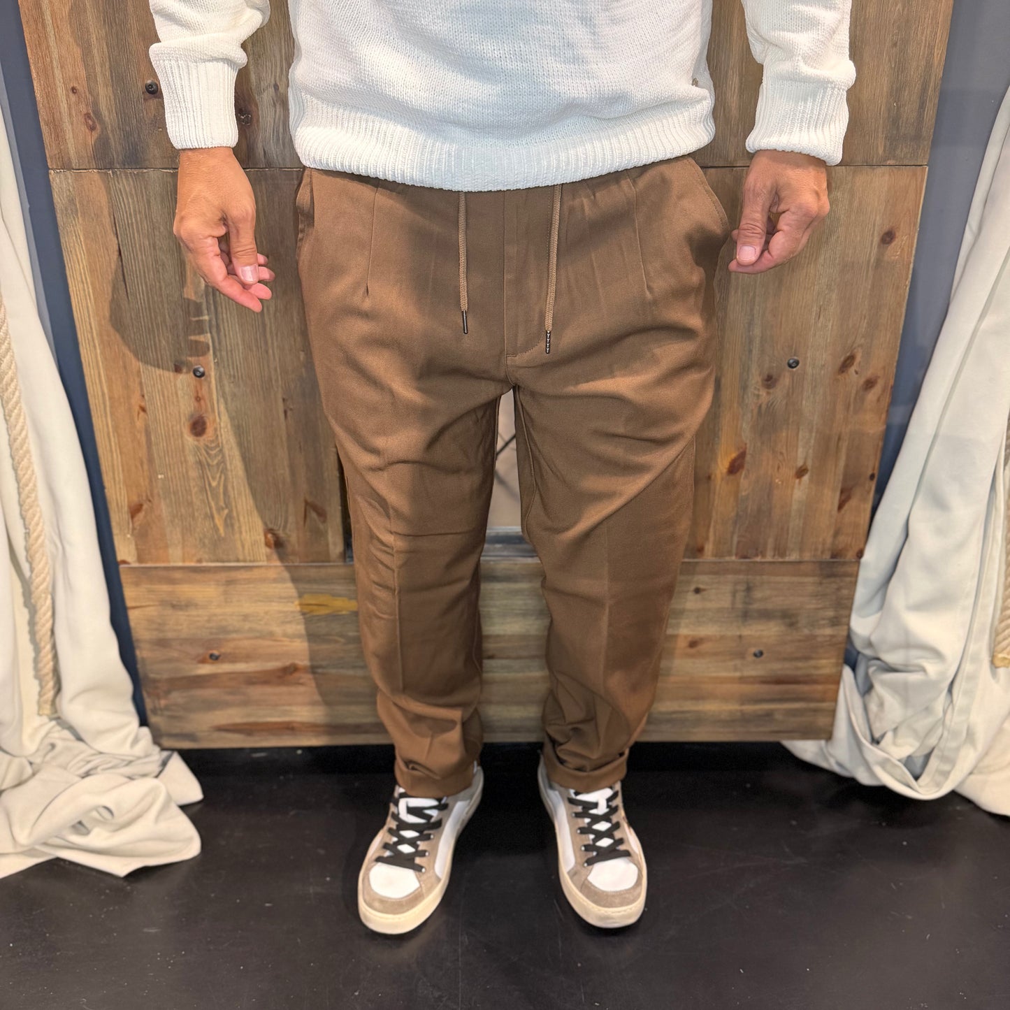 Pantalaccio Galerie New York nocciola