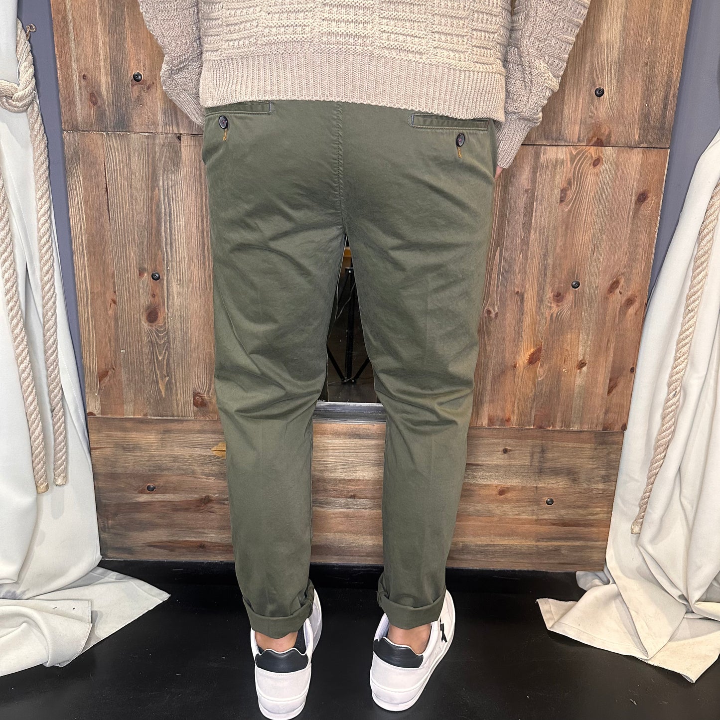 Pantalone Berna chinos avocado