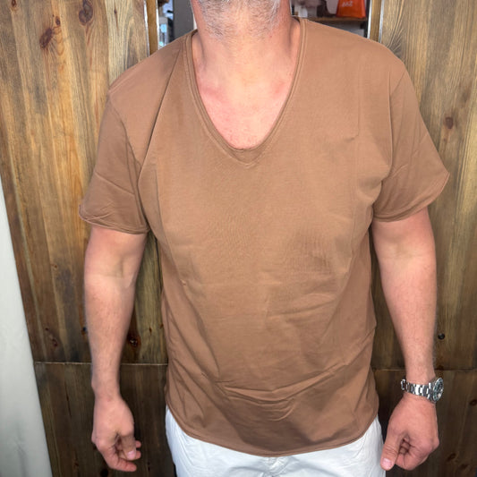 T-shirt en avance collo a V nocciola