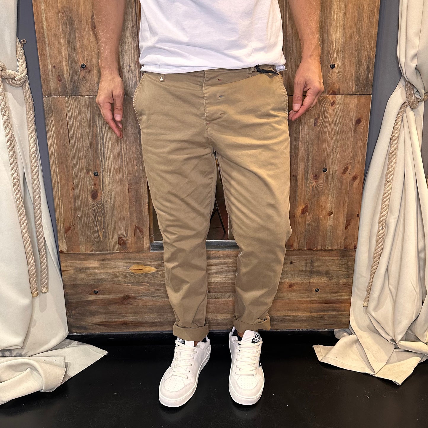 Pantalone Berna chinos cammello