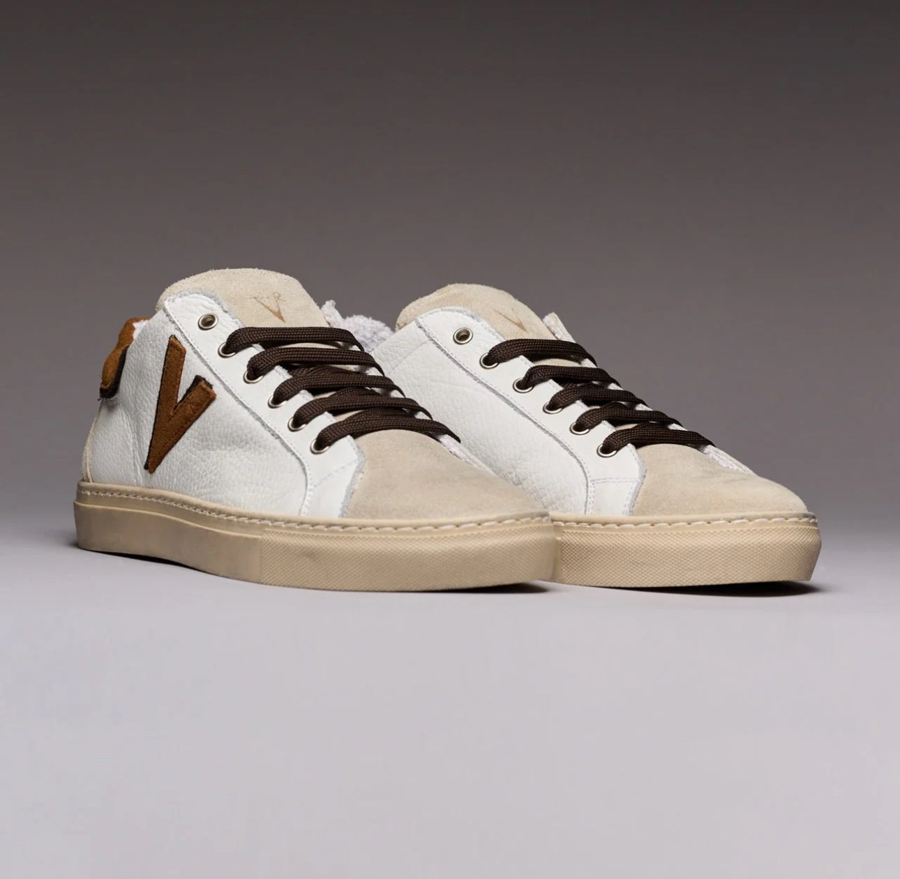 OLYMPIC V - SNEAKERS A SUOLA BASSA IN PELLE MARTELLATA CON INSERTO E RETRO BICOLOR CUOIO E MORO