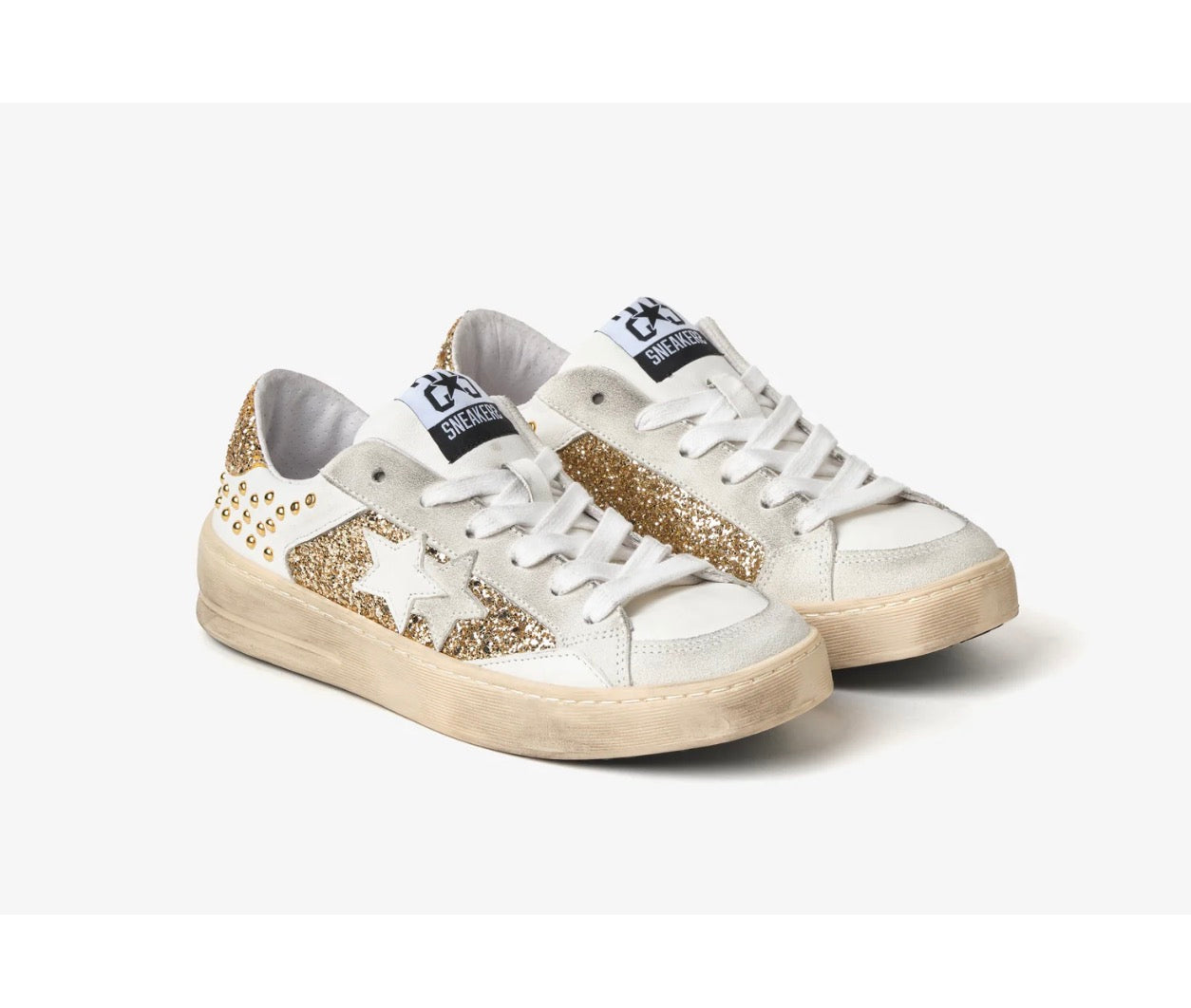 SNEAKER ENJOY STAR IN PELLE BIANCA CON DETTAGLI IN GLITTER DORATO, BORCHIETTE ED EFFETTO "USED"