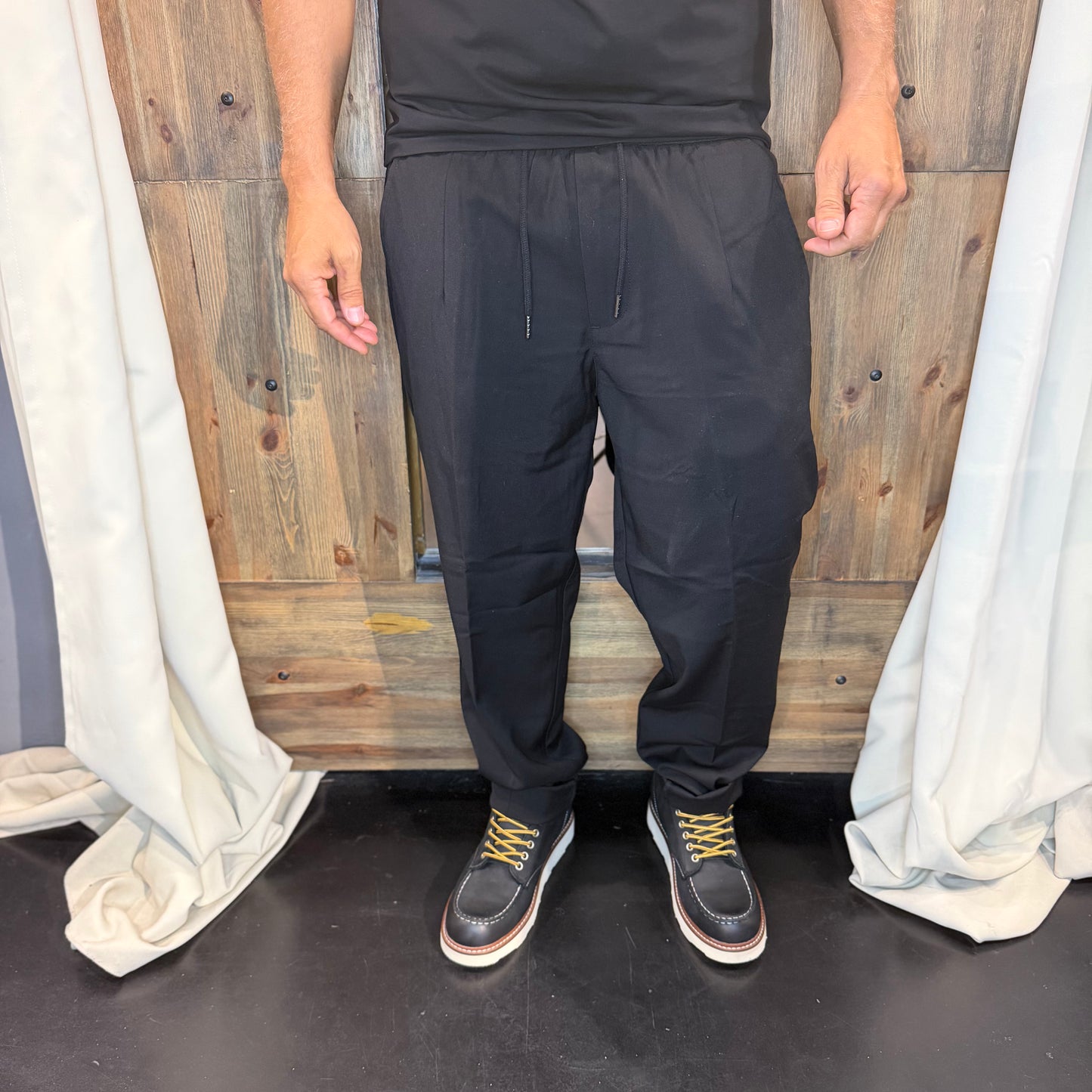 Pantalaccio Galerie New York nero