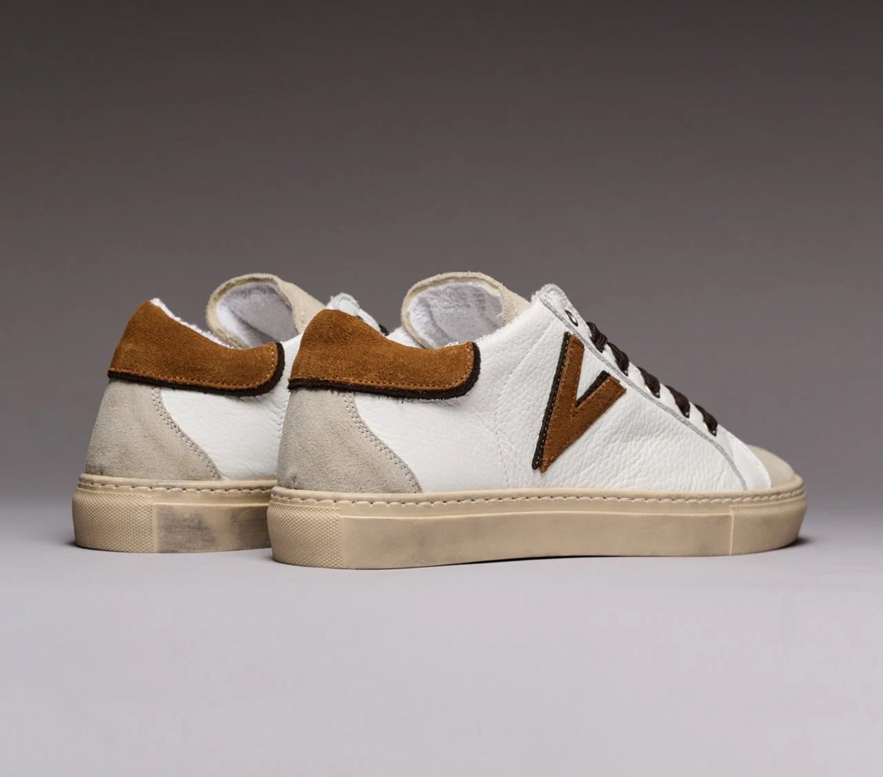 OLYMPIC V - SNEAKERS A SUOLA BASSA IN PELLE MARTELLATA CON INSERTO E RETRO BICOLOR CUOIO E MORO