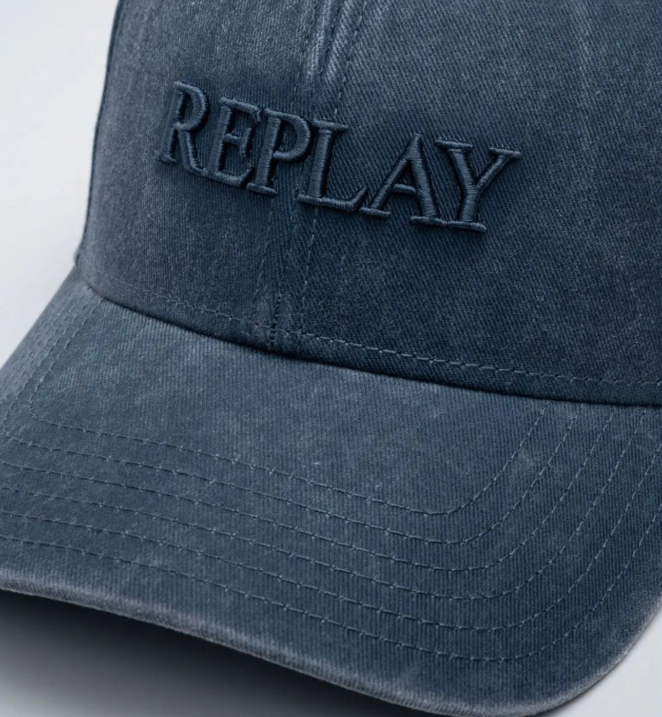 CAPPELLINO WASHED CON LETTERING REPLAY