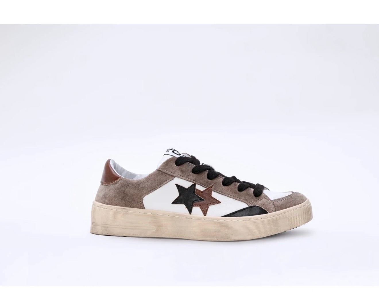 SNEAKER ENJOY STAR IN PELLE BIANCA CON DETTAGLI IN PELLE TAUPE, MARRONE E NERO ED EFFETTO "USED"