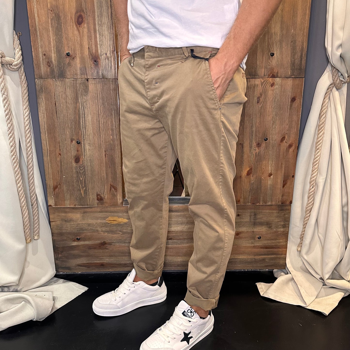 Pantalone Berna chinos cammello