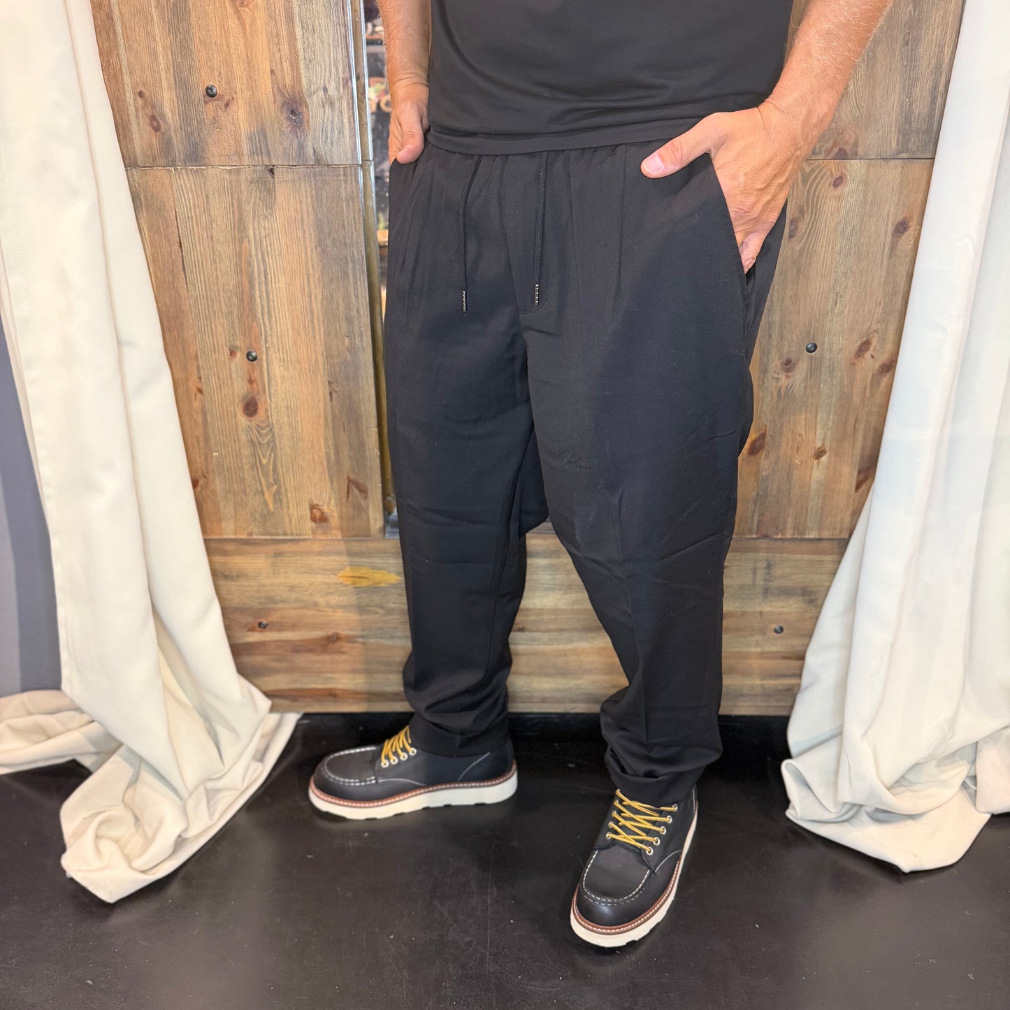Pantalaccio Galerie New York nero