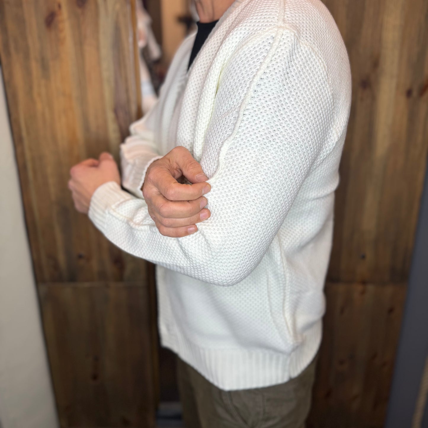 Cardigan over Galerie panna