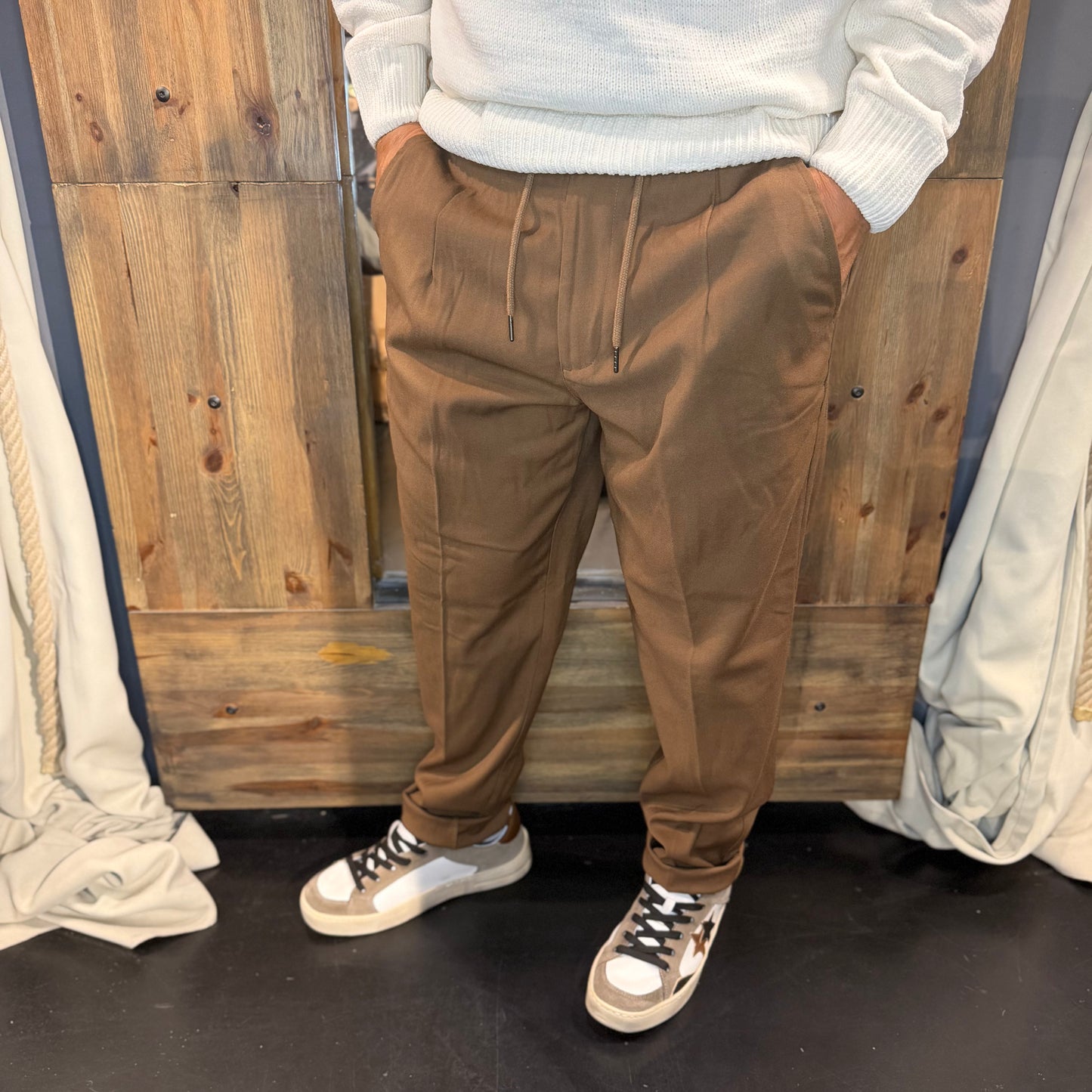 Pantalaccio Galerie New York nocciola