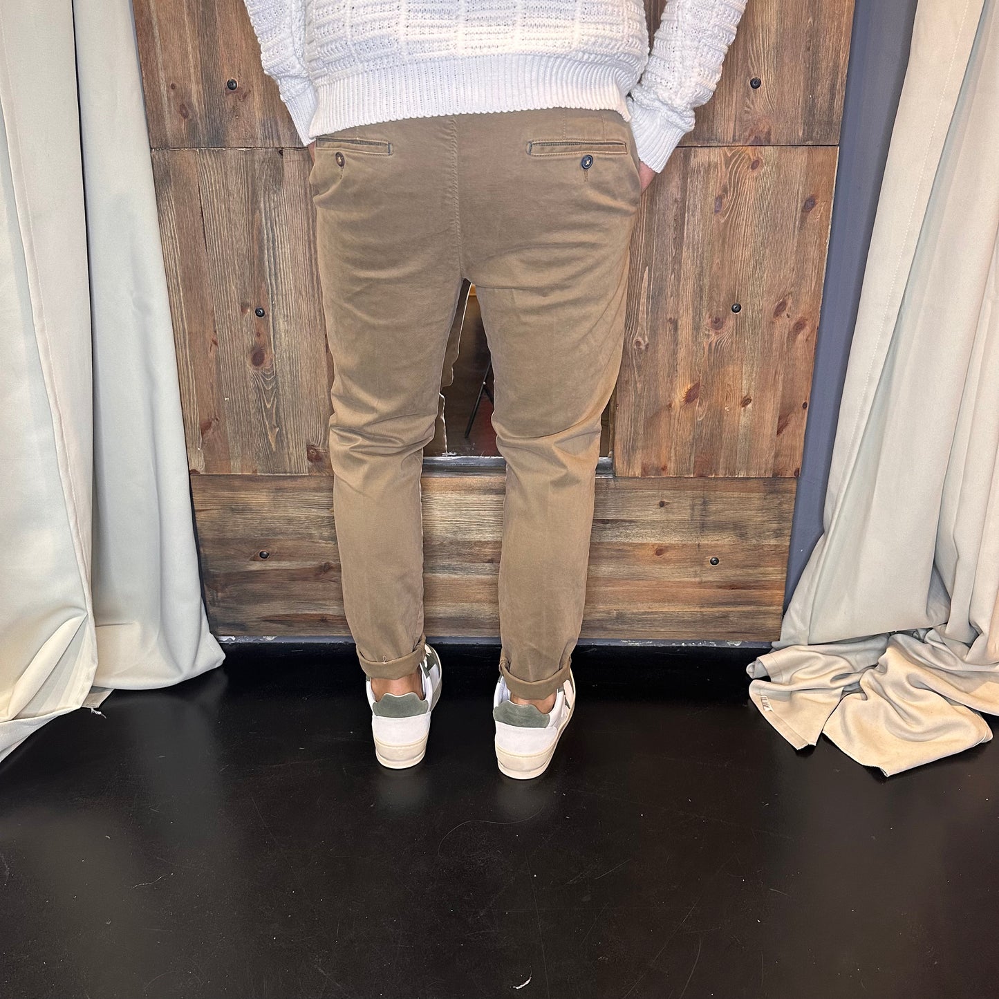 Pantalone chinos block eleven cammello