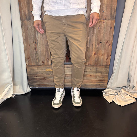 Pantalone chinos block eleven cammello